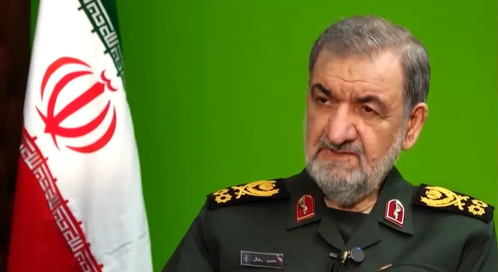 سرلشکر رضایی: ناوهای دشمن در تنگه هرمز با خطرات جدی مواجه خواهند شد
