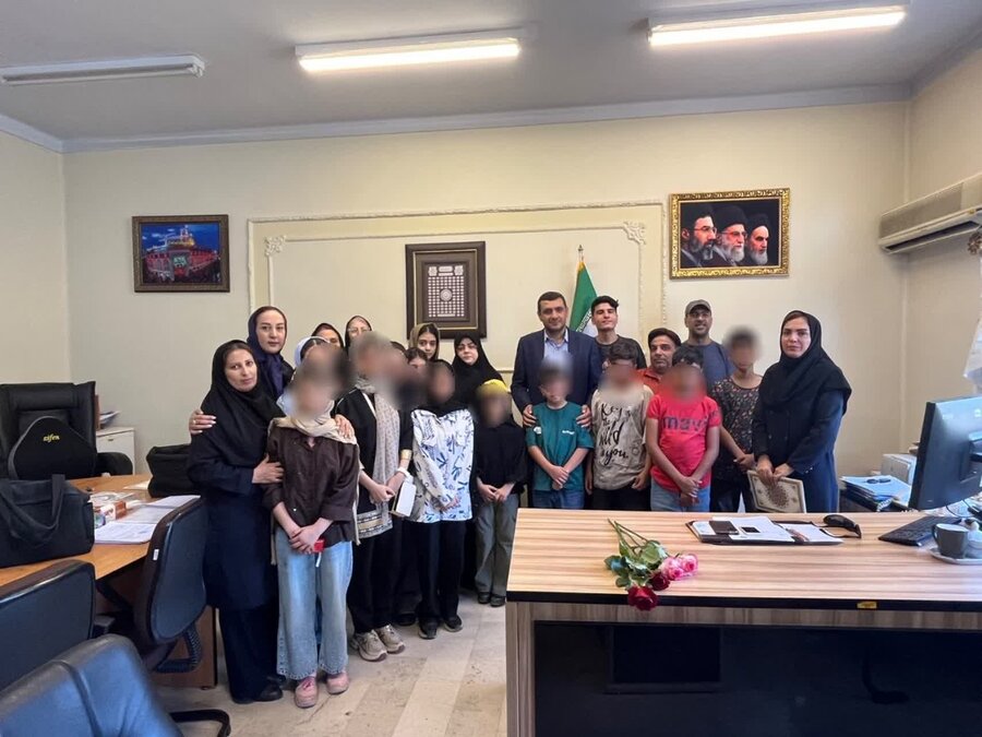تجلیل بهزیستی ساوجبلاغ از مسئولان فرمانداری در هفته دولت