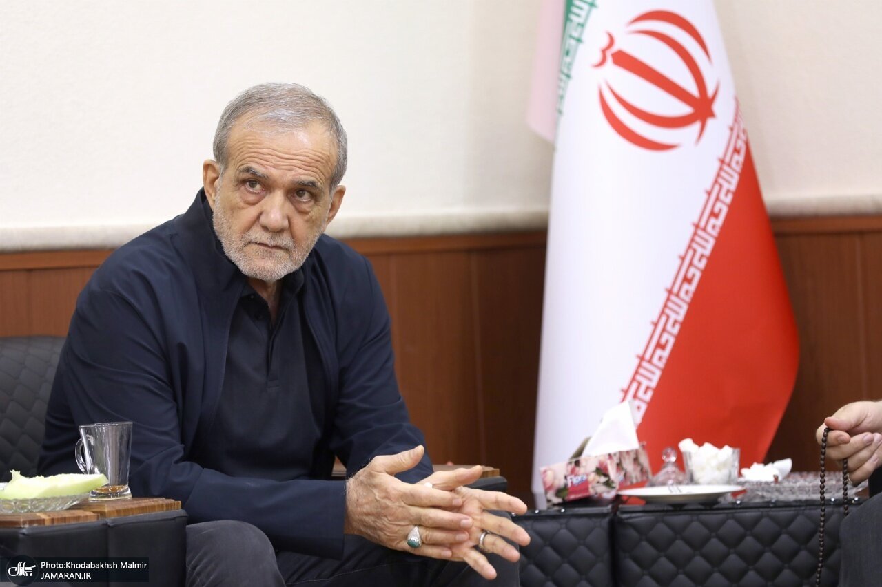 پزشکیان: تفاهمنامهها کلید حل مشکلات و کسب امتیازات ملی