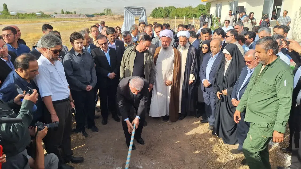 کلنگ نخستین هتل پنجستاره الموت به زمین زده شد
