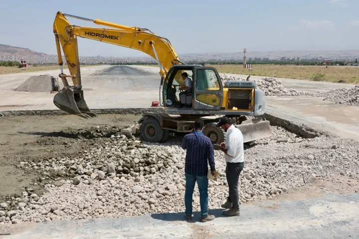 مدیرعامل شرکت فرودگاهها: خسارتهای جنگ تحمیلی سوم به حمل و نقل هوایی