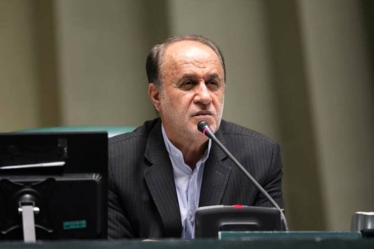 حاجی بابایی: تنگه هرمز باید قدرتمندانه در ید جمهوری اسلامی باشد و بازنشستگان باید 90 درصد حقوق شاغلین را دریافت کنند