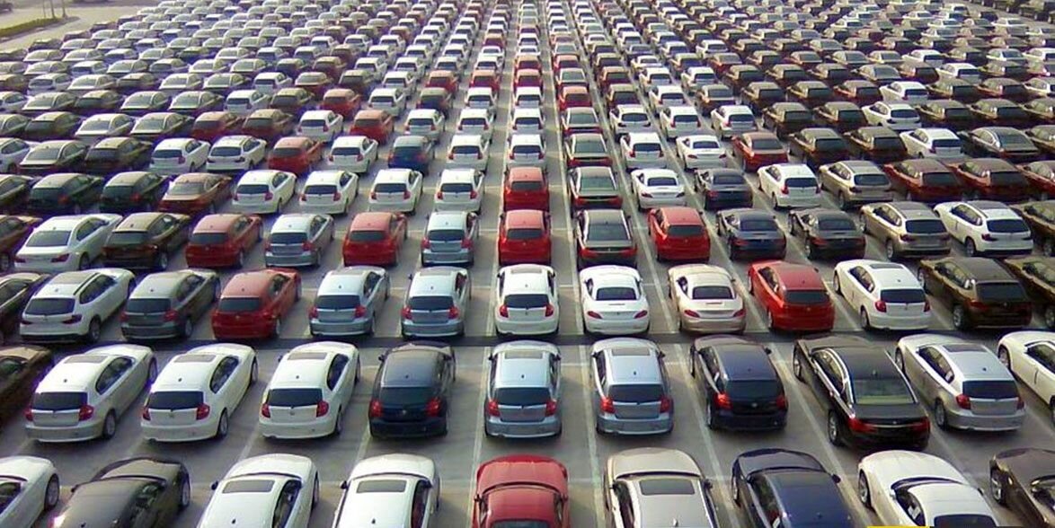 قیمتها در بازار خودرو 14 مرداد؛ ثبات ارز و چشمانداز سیاسی عوامل اصلی