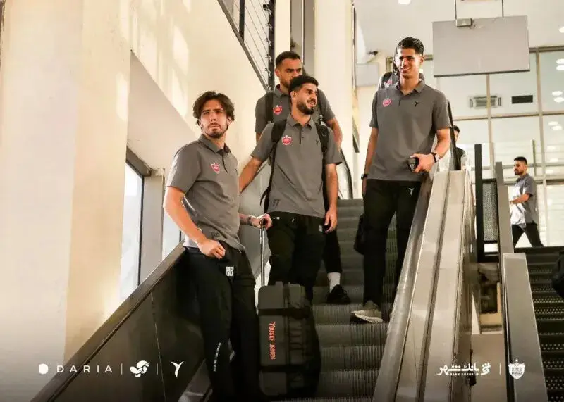هواداران تراکتور در نزدیکی هتل پرسپولیس تجمع کردند