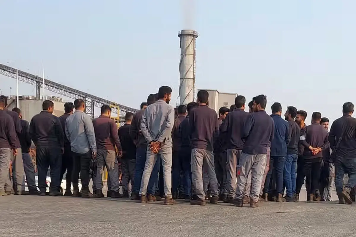 تعدیل ۲۵۰ کارگر فولاد مادکوش بندرعباس؛ تأثیر مشکلات برق و تحولات اخیر