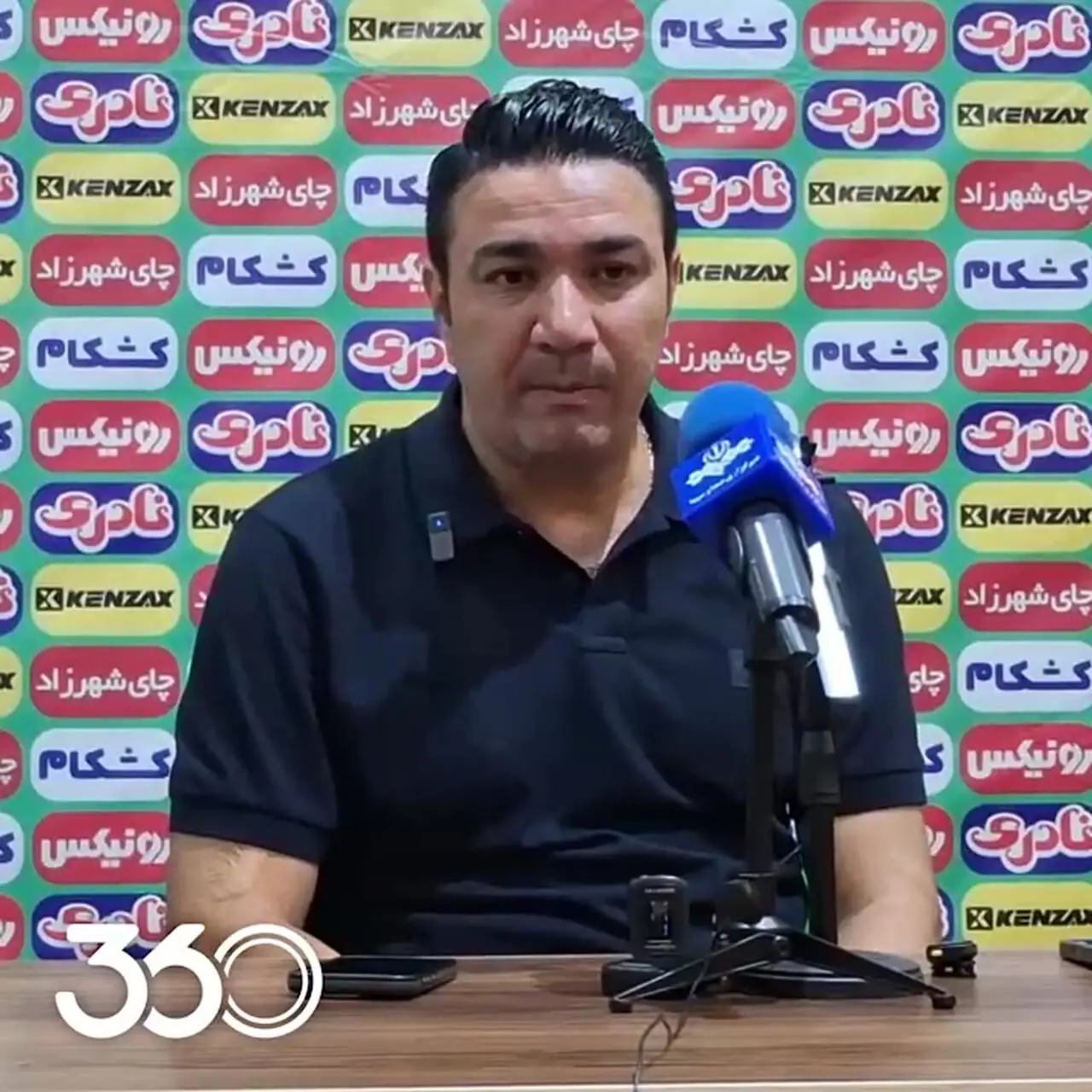 جواد نکونام با خبرنگار نوجوان در نشست خبری سپاهان تعامل داشت