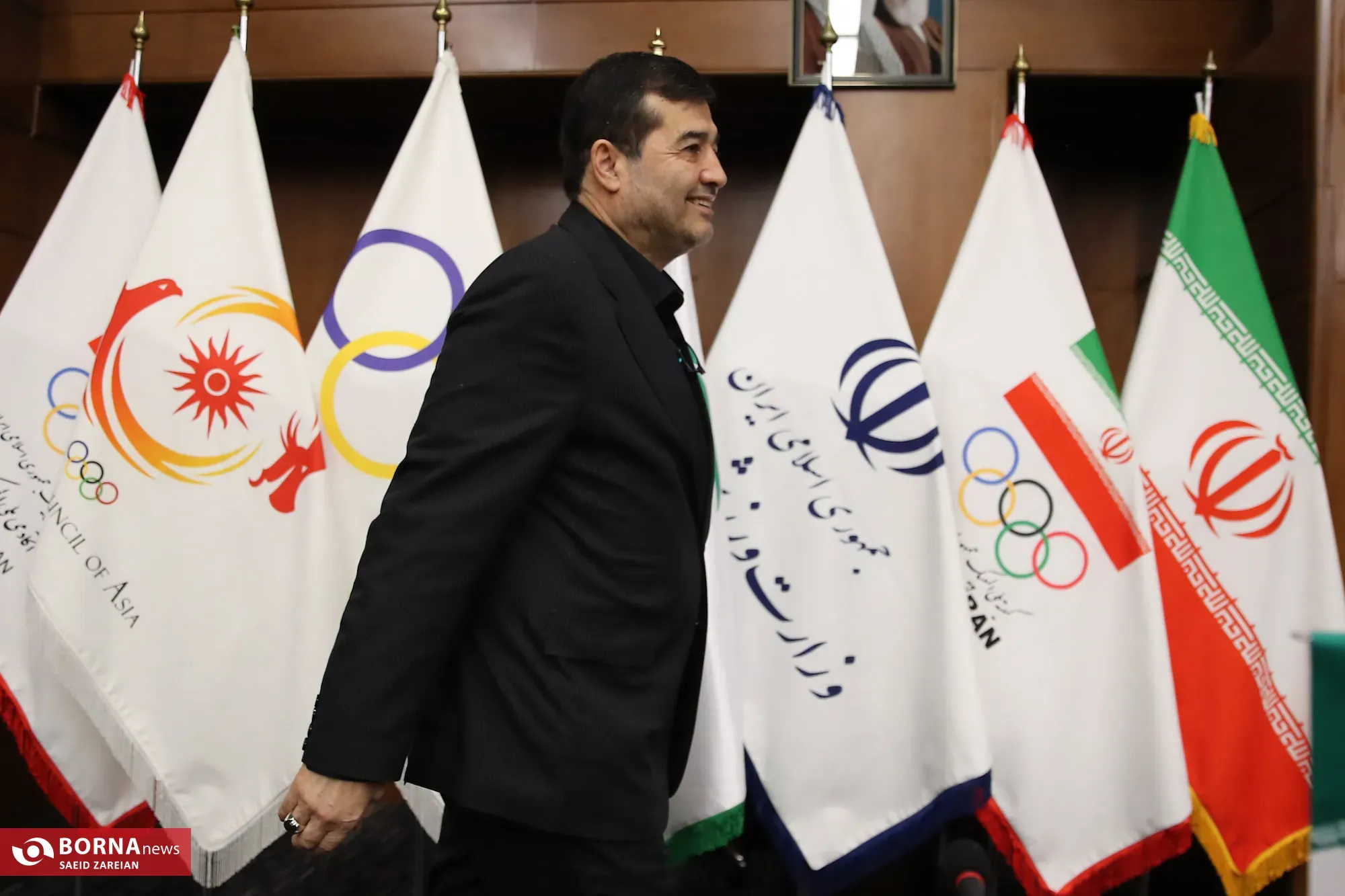 آغاز عملیات آواربرداری و آمادهسازی زمین مجموعه ورزشی بعثت