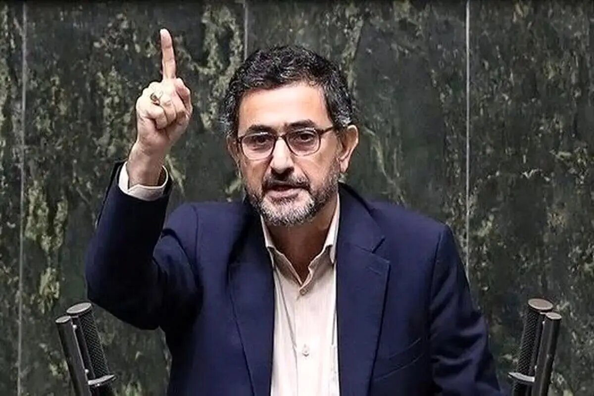 تجمع امضای نمایندگان در مجلس؛ زارعی از تهدید معاونت پارلمانی صداوسیما خبر داد.