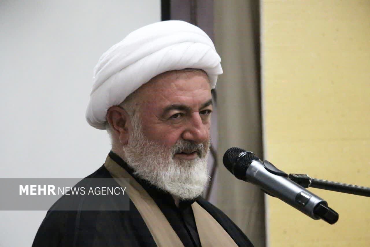 حجتالاسلام امینی: مساجد همچنان انقلابی و پای کار هستند