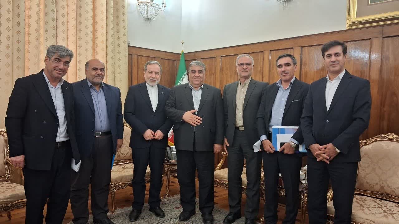 پیگیری رفع موانع تجاری مرز خسروی برای رونق اقتصادی
