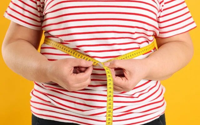 اندازه دور کمر؛ شاخصی دقیقتر از BMI برای شناسایی خطرات چاقی