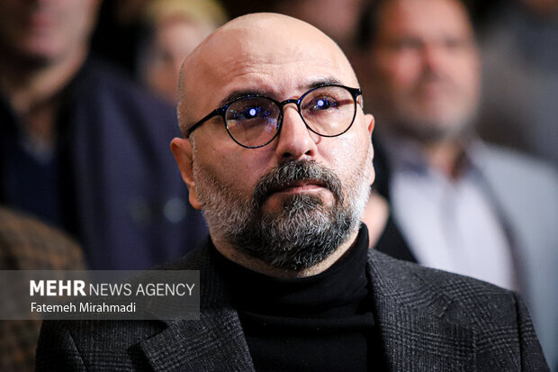 حسین علیشاپور با «زمزمه؛ اصفهانِ مرکب» در تالار رودکی میدرخشد