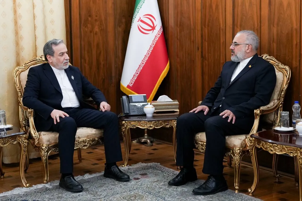 رایزنی وزیر امور خارجه با سفیر ایران در پرتغال؛ تأکید بر منافع ملی