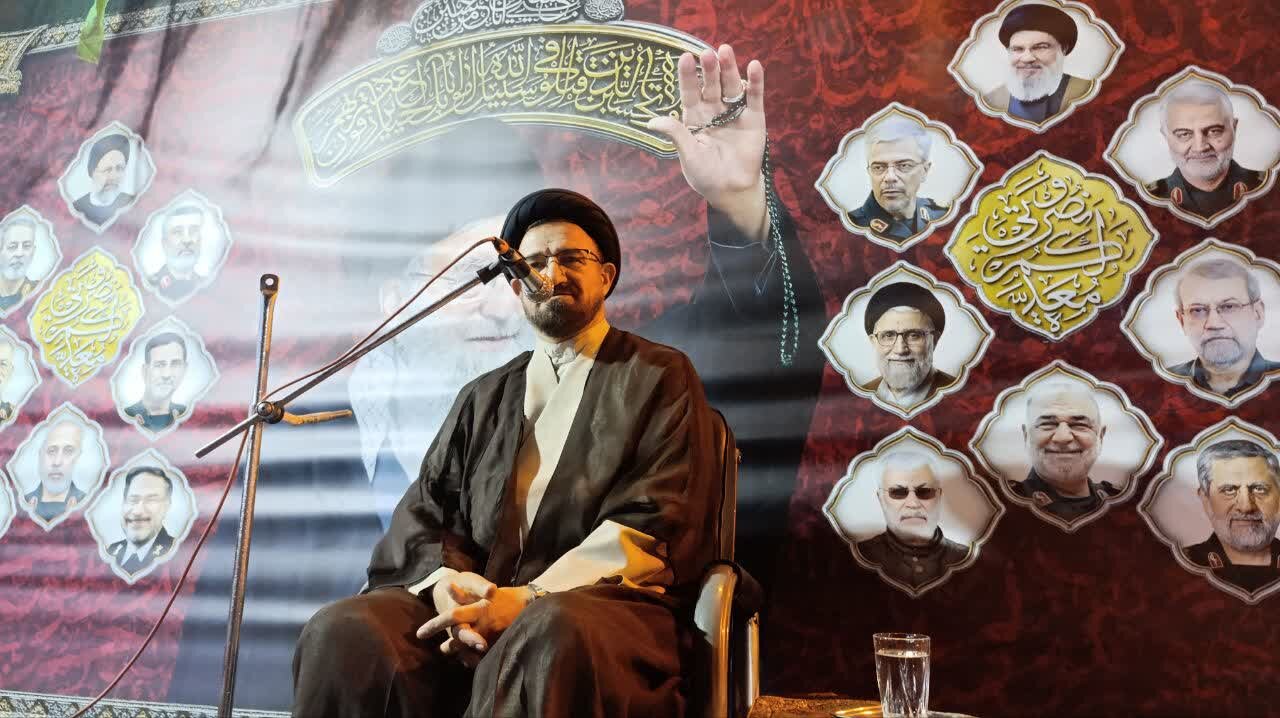 تجمع مردم بهاباد برای گرامیداشت اربعین امام خامنهای (ره) و شهدای دفاع مقدس