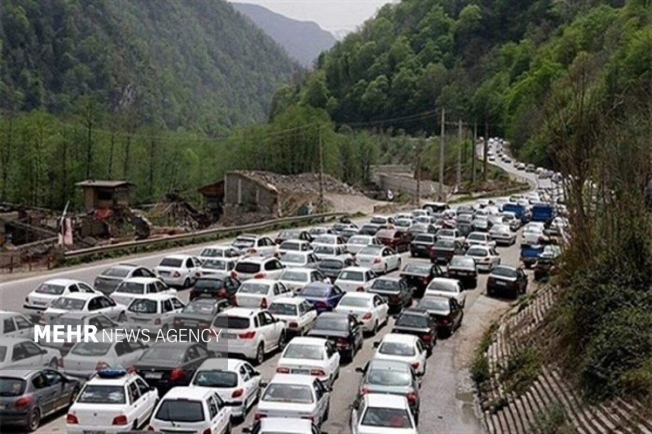 ترافیک سنگین در جاده چالوس؛ محدودیت یکطرفه