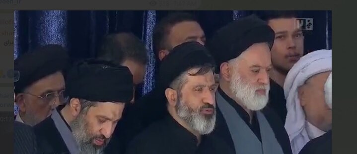 حضور فرزندان رهبر شهید انقلاب در مراسم چهلمین روز تشییع و تدفین