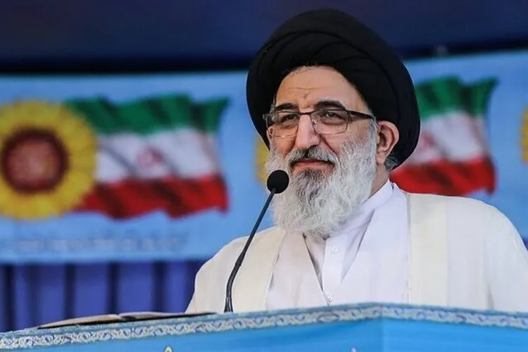 امام جمعه کرج: ایمان به عالم غیب نباید بهانهای برای خرافات باشد