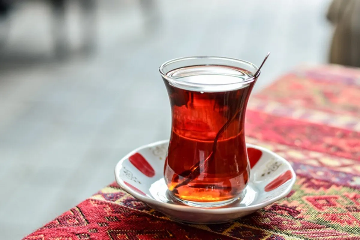 مقایسه چای شیرین و نوشابه از نظر میزان قند خون