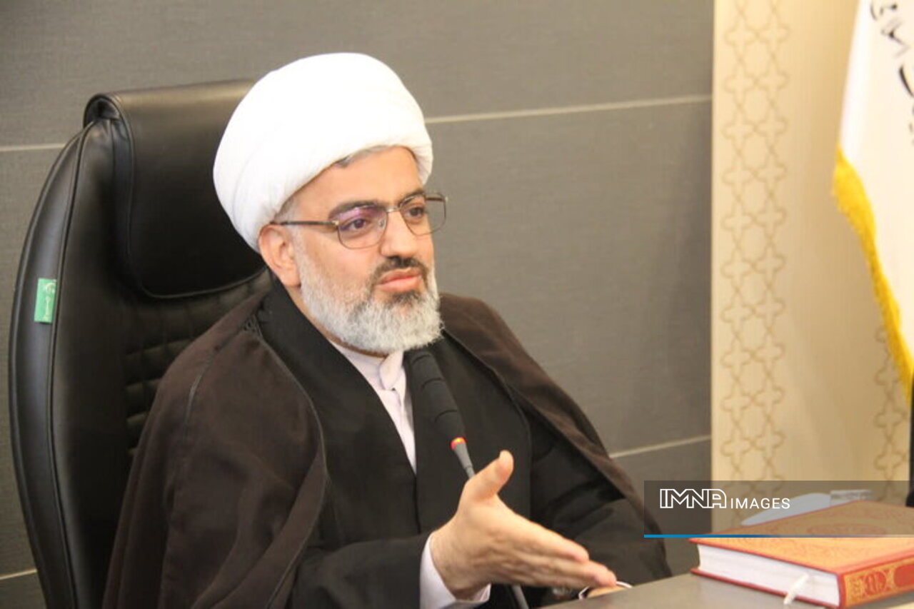 حفظ قرآن باید از برنامه اداری به نهضت مردمی تبدیل شود