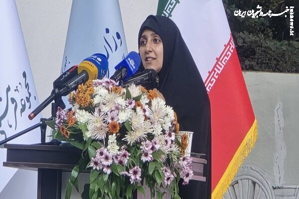 بهروزآذر: زنان در آثار فرشچیان، جانِ زندگی و مرکز آفرینشاند