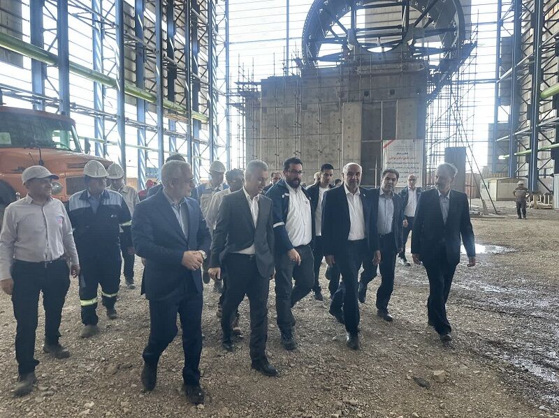 وزیر تعاون: کارگران ساختمانی مشمول قانون مشاغل سخت و زیانآور هستند
