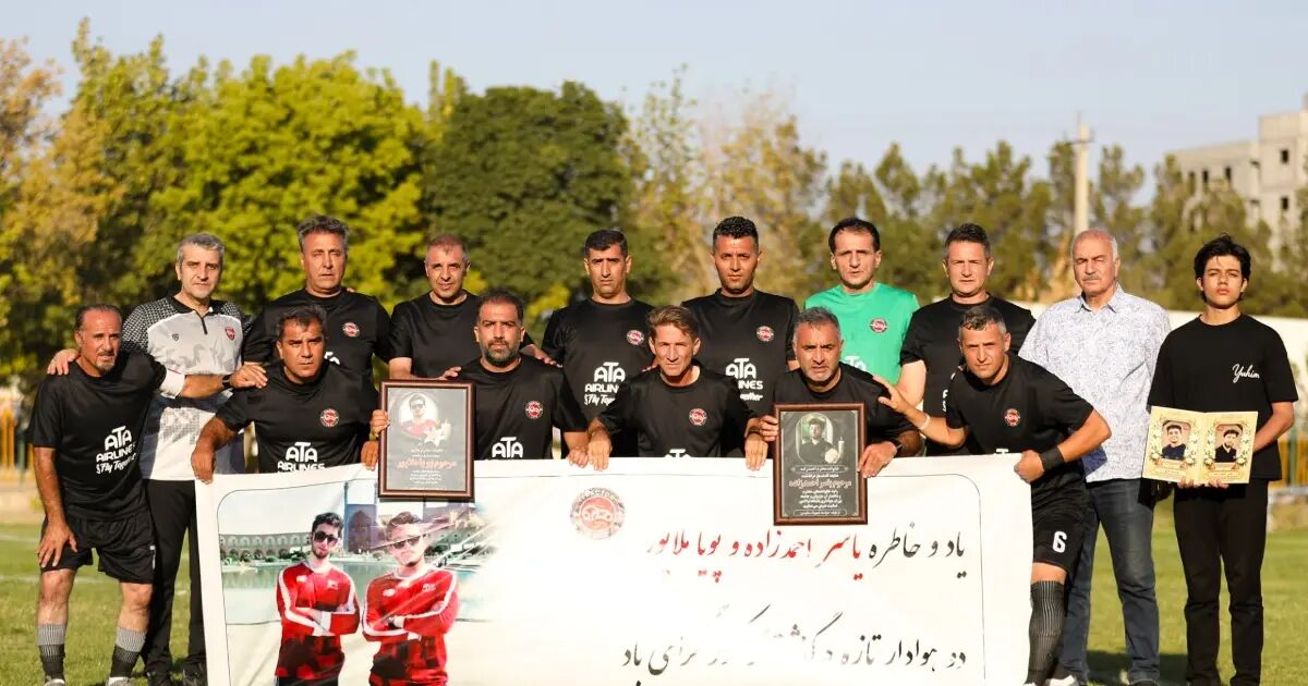 دیدار دوستانه پیشکسوتان تراکتور و بناب به یاد 2 هوادار فقید