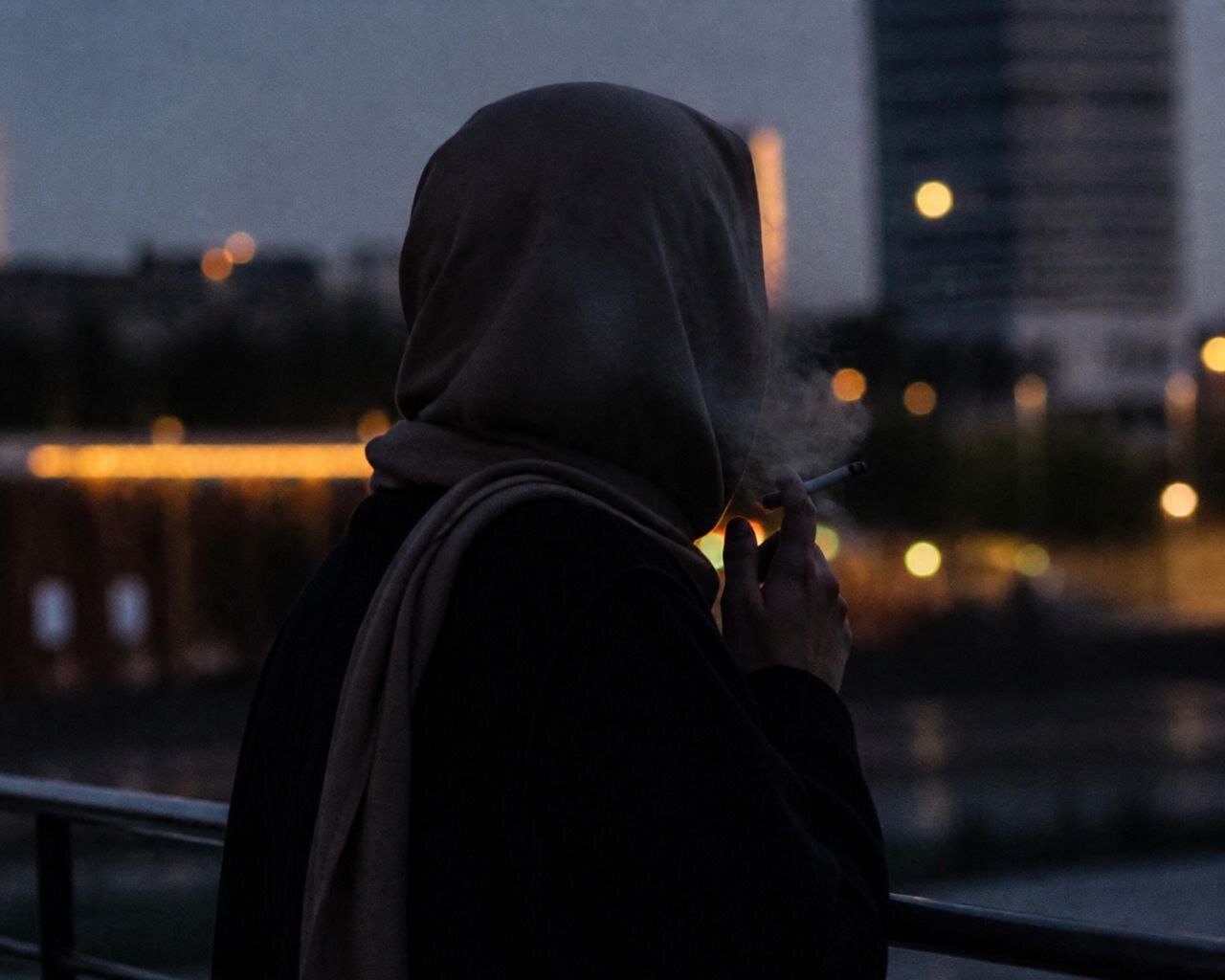 نظامآبادی: سیگار کشیدن زنان، ابراز وجود نیست؛ استرسزاست