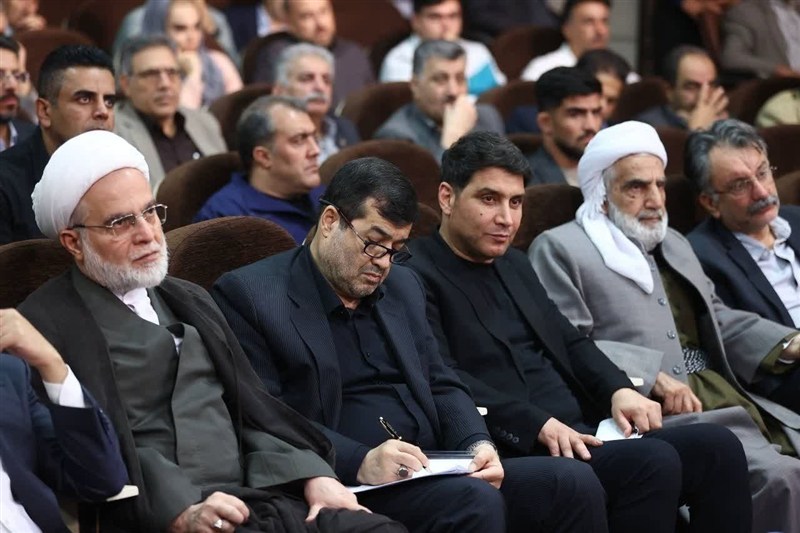 13 نفر در نشست با وزیر ورزش کردستان سخنرانی کردند