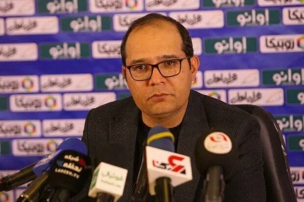 تراکتور: ربیعی چمدان خود را جمع کرد؛ مربی سابق با هواپیما پرواز نمود