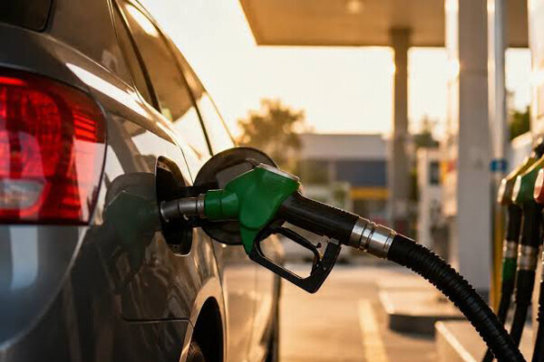 سخنگوی کمیسیون انرژی: تغییرات قیمت بنزین شامل 95 درصد مردم نمیشود