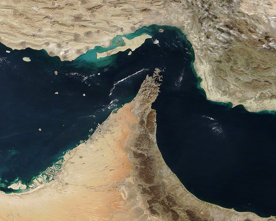 تغییر معادله انرژی جهانی؛ ۴۵ تا ۶۰ درصد از تنگه هرمز دور میشود