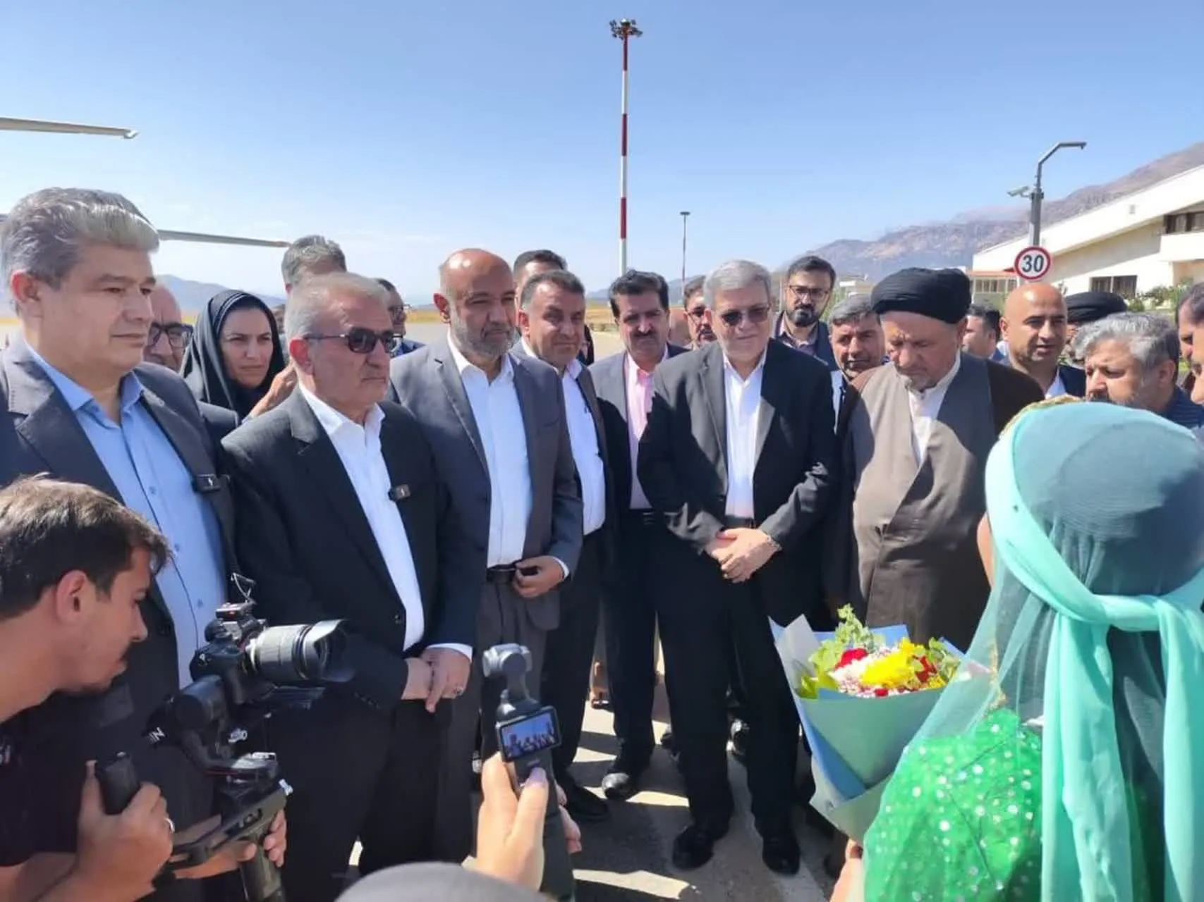 آغاز عملیات اجرایی 63 پروژه عمرانی در دنا با حضور وزیر کار