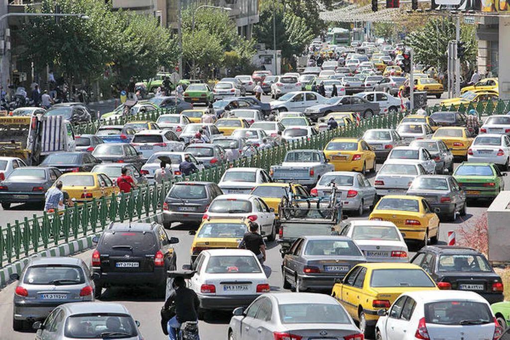بوق‌های ممتد خودروها چه بلایی سر روان تهرانی‌ها می‌آورد؟ (تحلیل تخصصی)