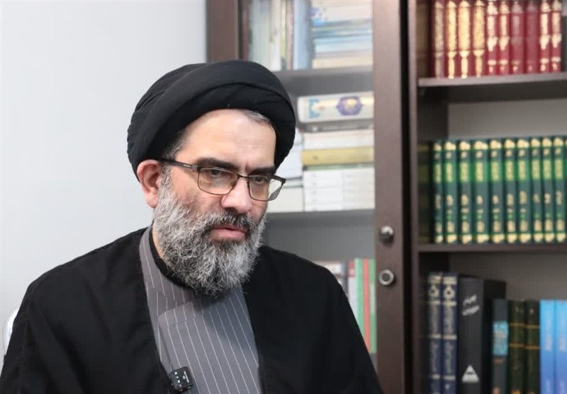 آیتالله طاهری: دشمن به دنبال شکستن مقاومت ملت ایران است