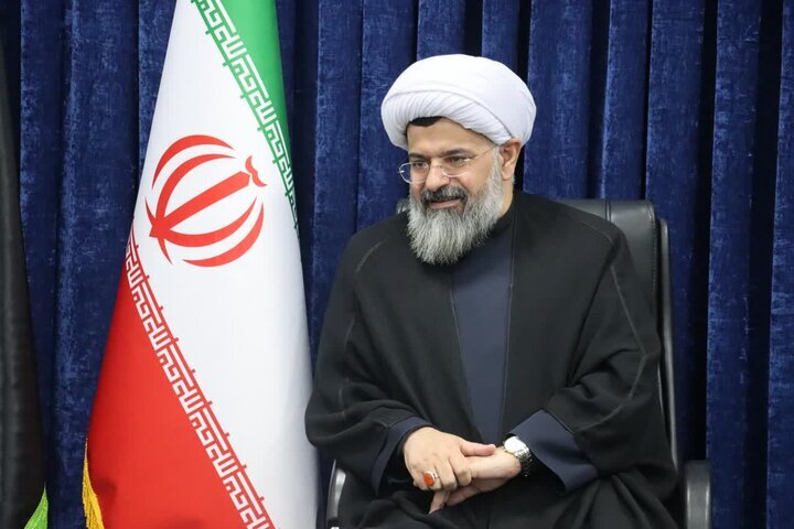 تأکید امام جمعه دشتی بر حذف بروکراسی اداری و عدالت در خدماترسانی
