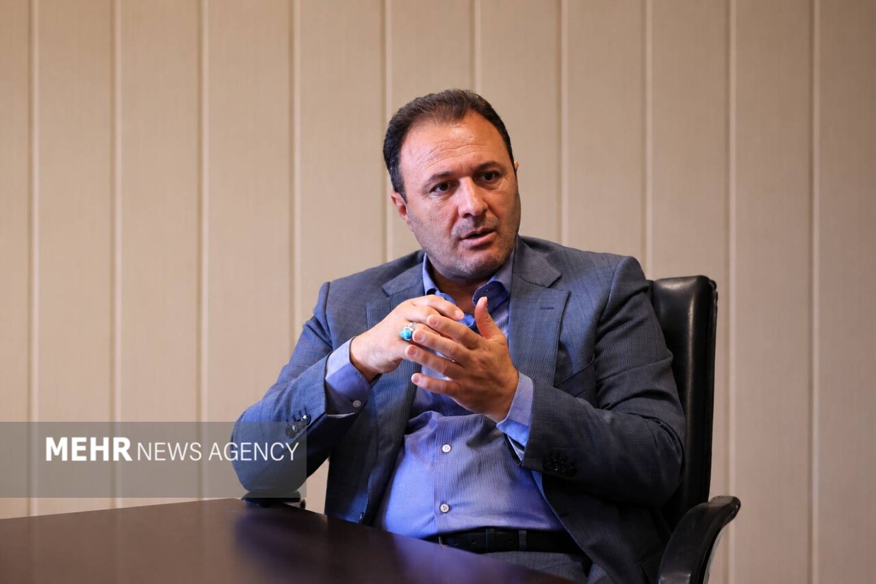 عباسنژاد: رایگان شدن مترو و اتوبوس میتواند مصرف سوخت را کاهش دهد