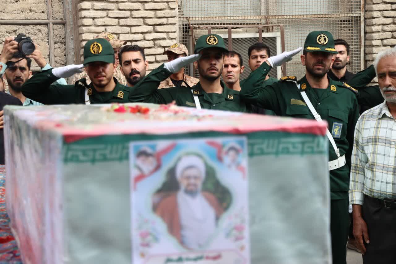 تشییع پیکر حجتالاسلام مسلم امیری در گلستان