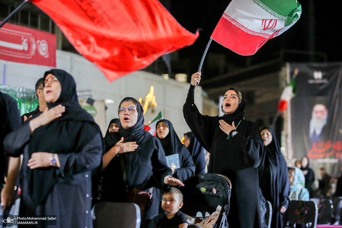 تاثیر حضور مردمی در بزنگاههای تاریخی؛ چه کسی مردم را به خیابان کشاند؟