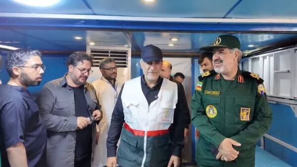 بازدید معاون ستاد کل نیروهای مسلح از بیمارستان سیار سپاه در مرز مهران