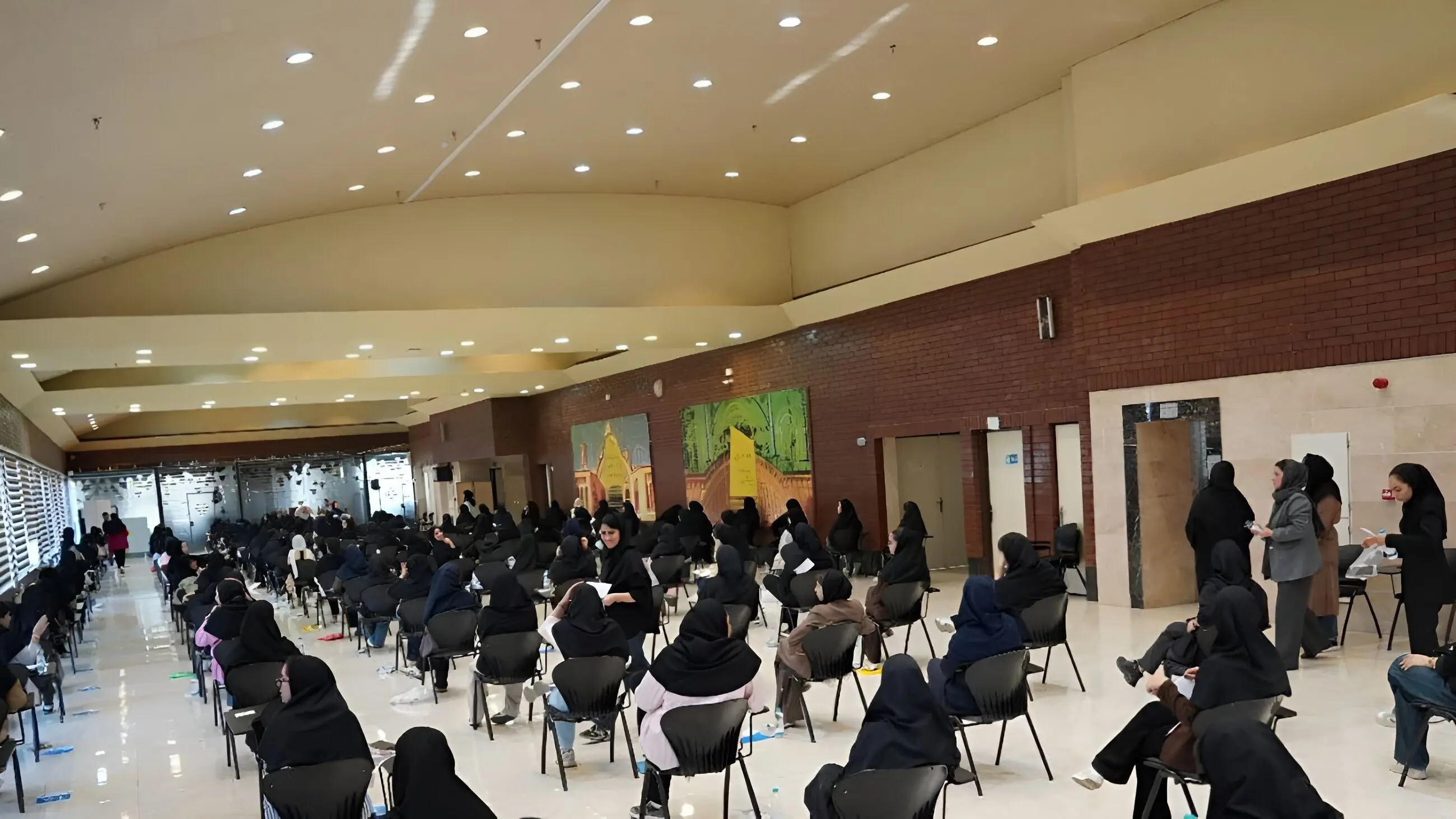 آغاز پنجاه و نهمین کنکور ایران؛ 451 هزار داوطلب علوم تجربی ثبت نام کردهاند