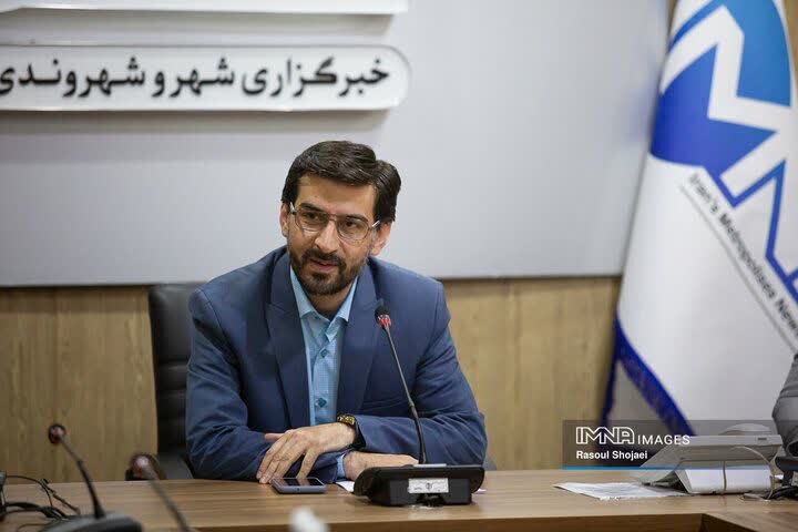 آغاز عملیات حفر و تنقیه چاههای آب باران در منطقه 10 اصفهان