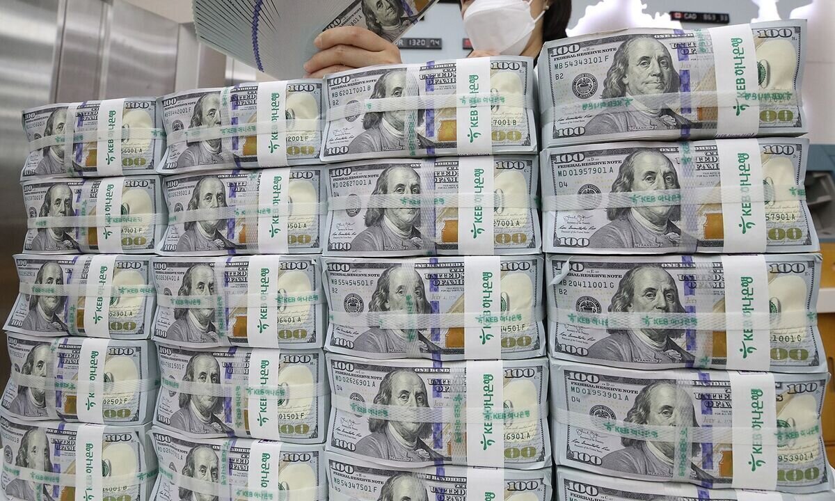 افزایش قیمت دلار؛ بازگشت به کریدور بیستم