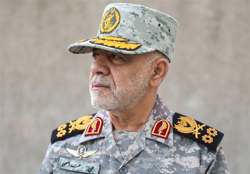 بازدید سرداران از تأسیسات زیرزمینی تولید موشکهای بالستیک