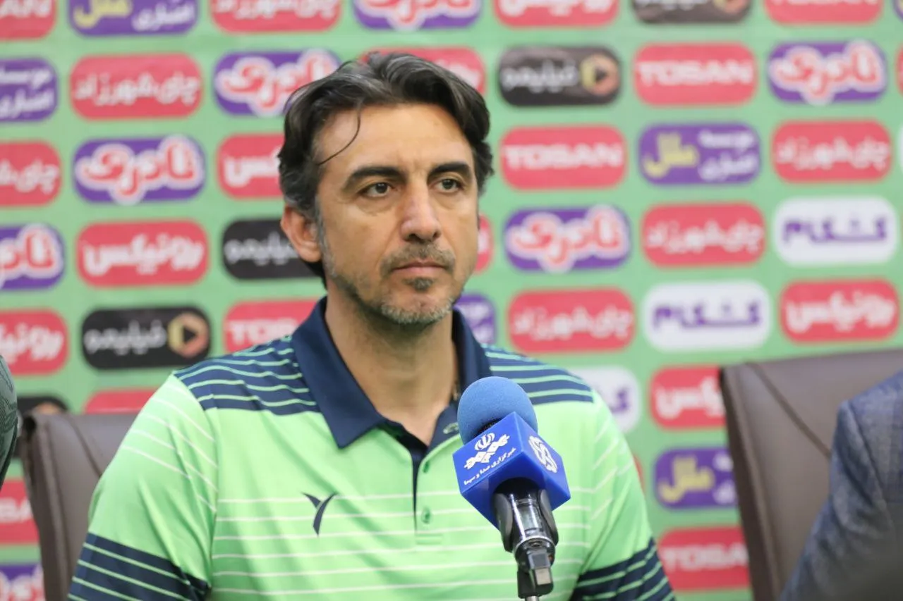 سرمربی گل‌گهر درباره تحلیل رفتن بدنی تیم و داوری صحبت کرد