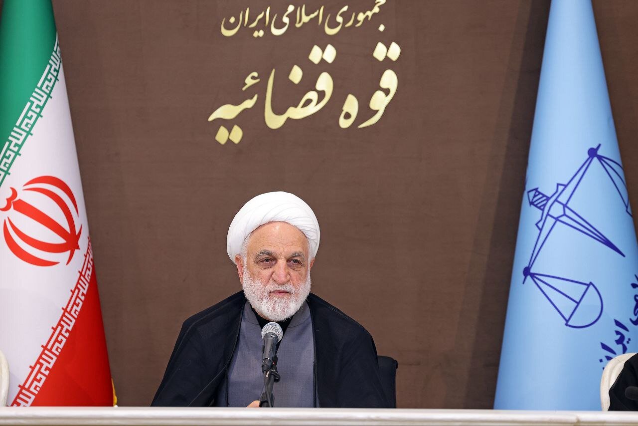 اژهای: نباید برای جنگ روانی دشمن خوراک تولید کرد