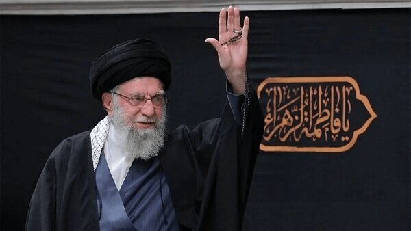 حضور فرزندان رهبر شهید انقلاب در مراسم چهلمین روز تشییع و تدفین آقای شهید