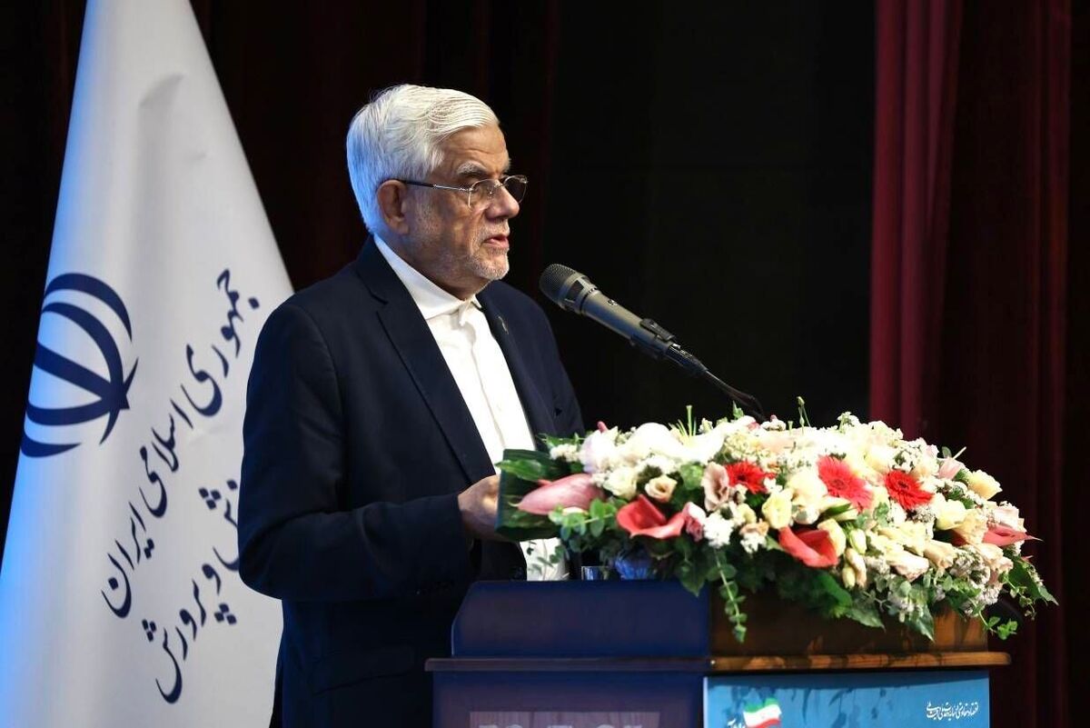 عارف از تغییر دکترین دفاعی ایران و «ماه‌های سیاه» اقتصادی برای آمریکا خبر داد
