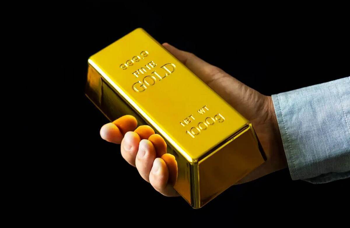 خیز قیمت طلای جهانی همزمان با تضعیف دلار (12 شهریور 1405)