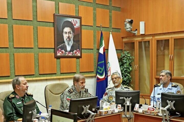 تحلیل تجربیات جنگ تحمیلی در نشست فرماندهان ارتش و وزارت دفاع