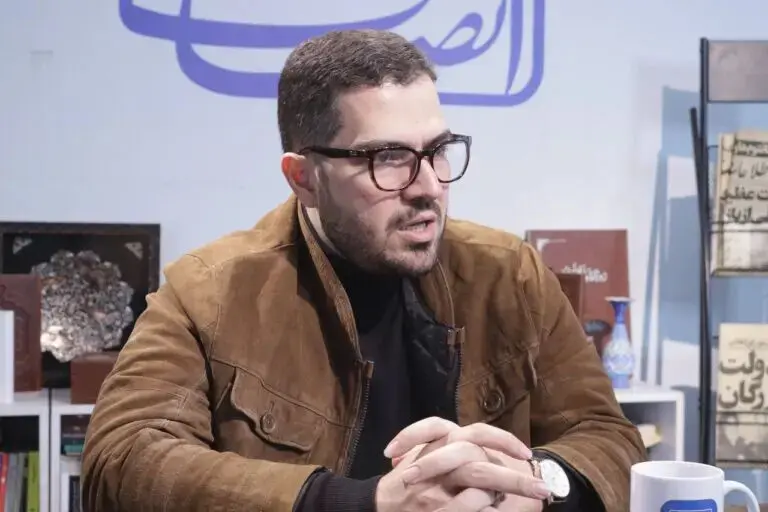 علی قلهکی از تحولات تنگه هرمز نگران است